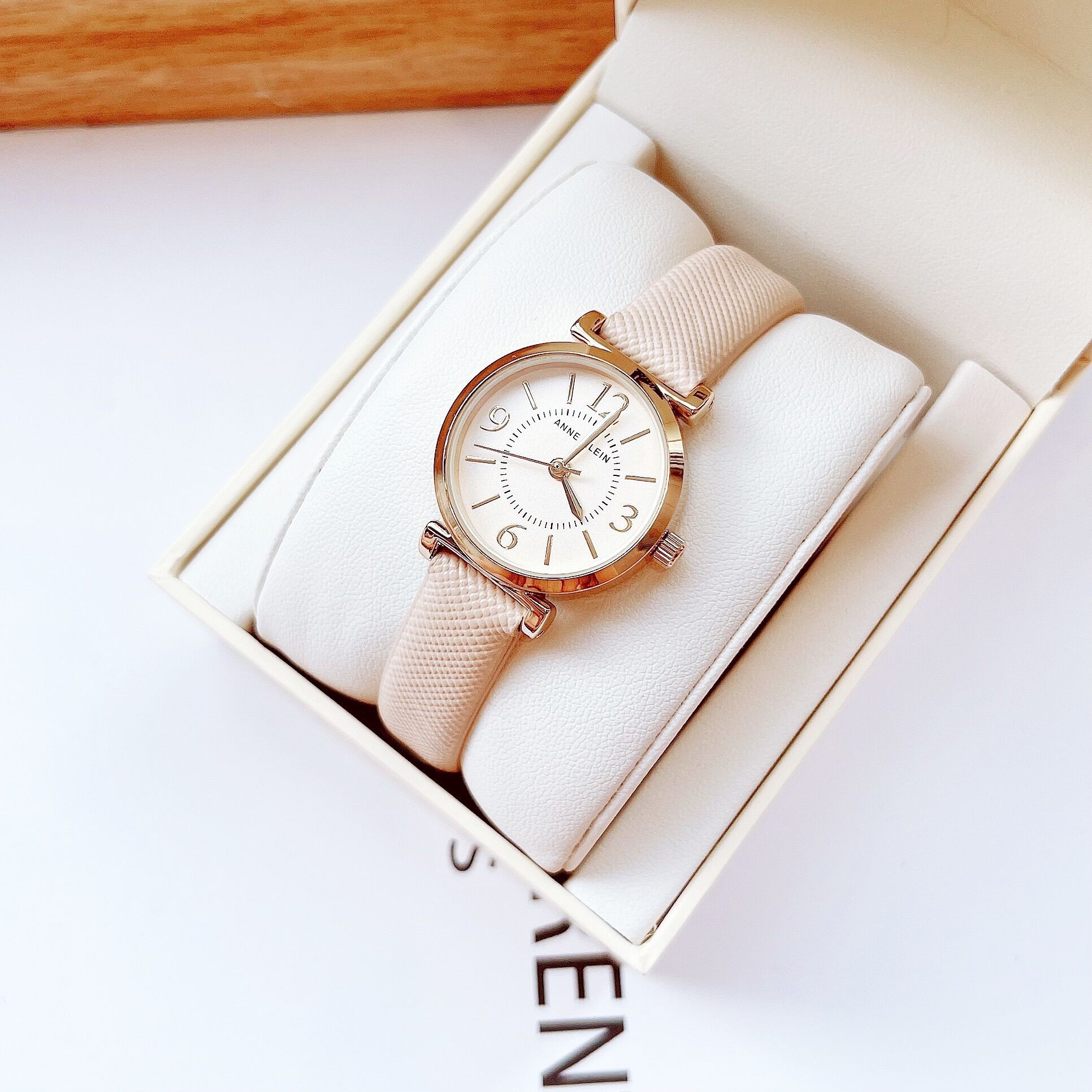 Đồng hồ nữ Anne Klein dây da, size 26mm