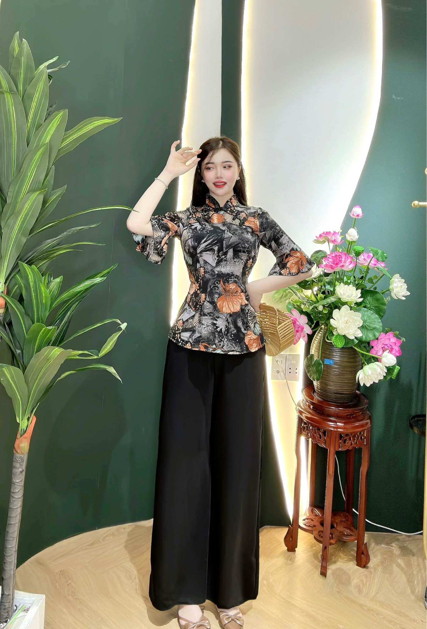 Bộ lam lụa tay beo cổ trụ