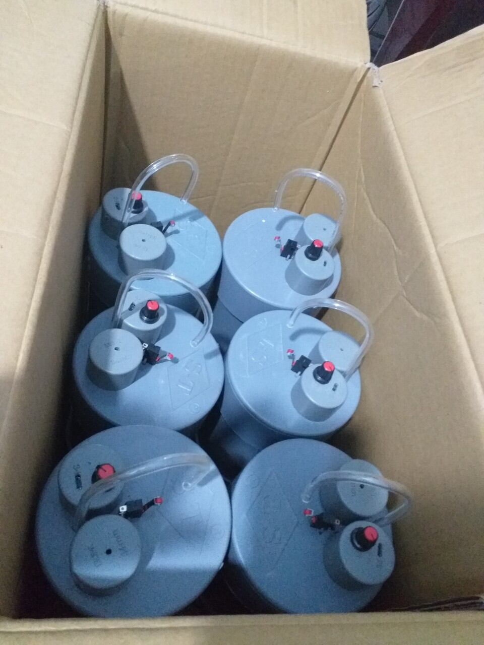 Bình rót rươu tự động MILEDV7 siêu rẻ N02