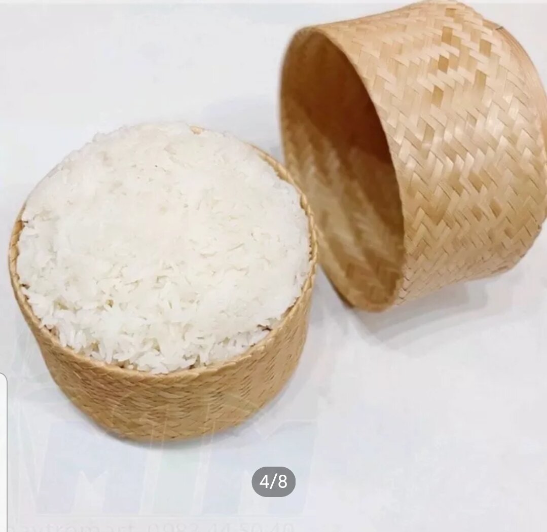 1 hộp đựng xôi bằng tre đan tay ( khẩu ép)