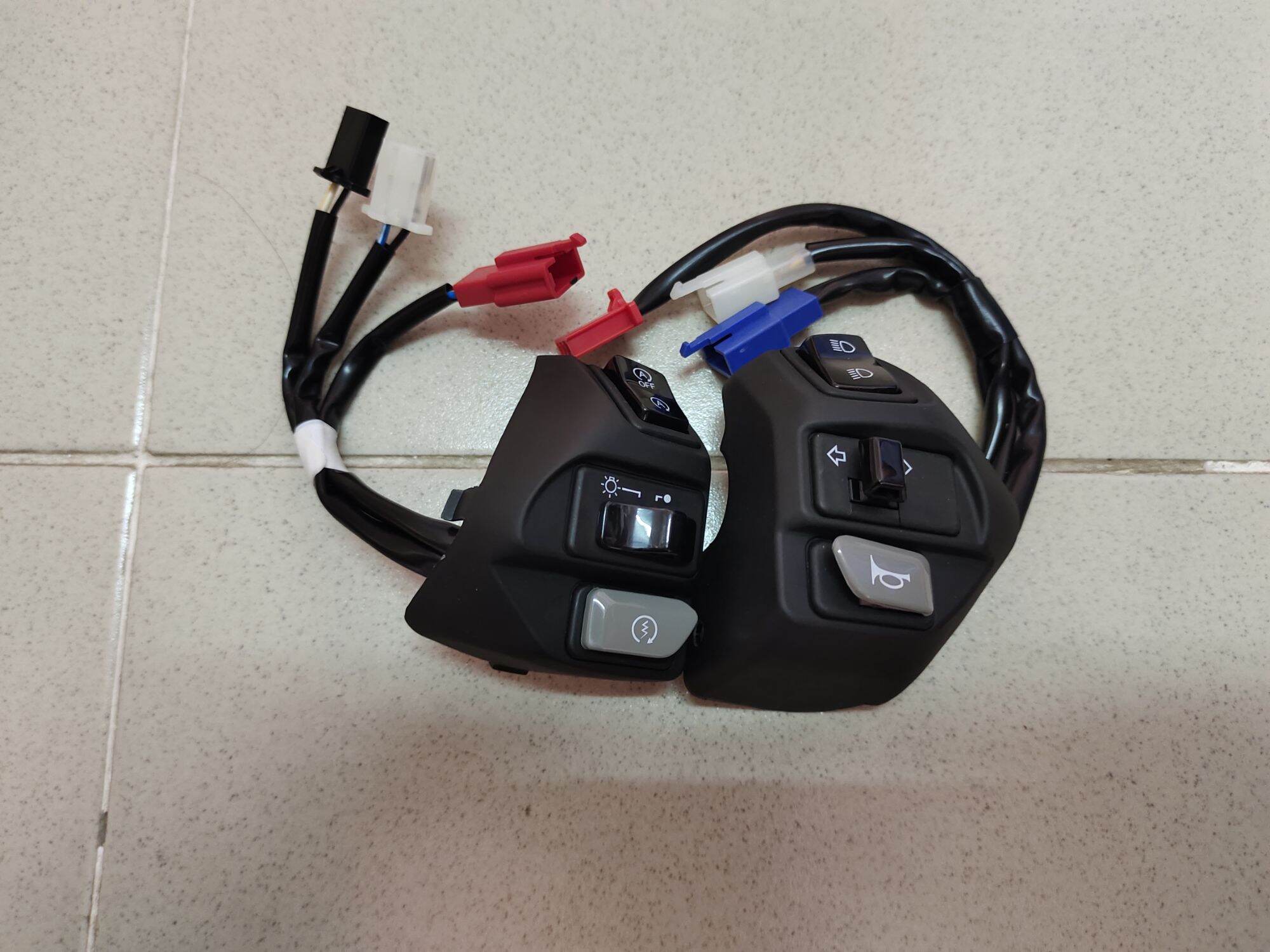 [HCM]cặp cùm dùng cho dòng xe tay ga yamaha nvx chế gắn cho ex 2010 hàng zin chính hãng yamaha