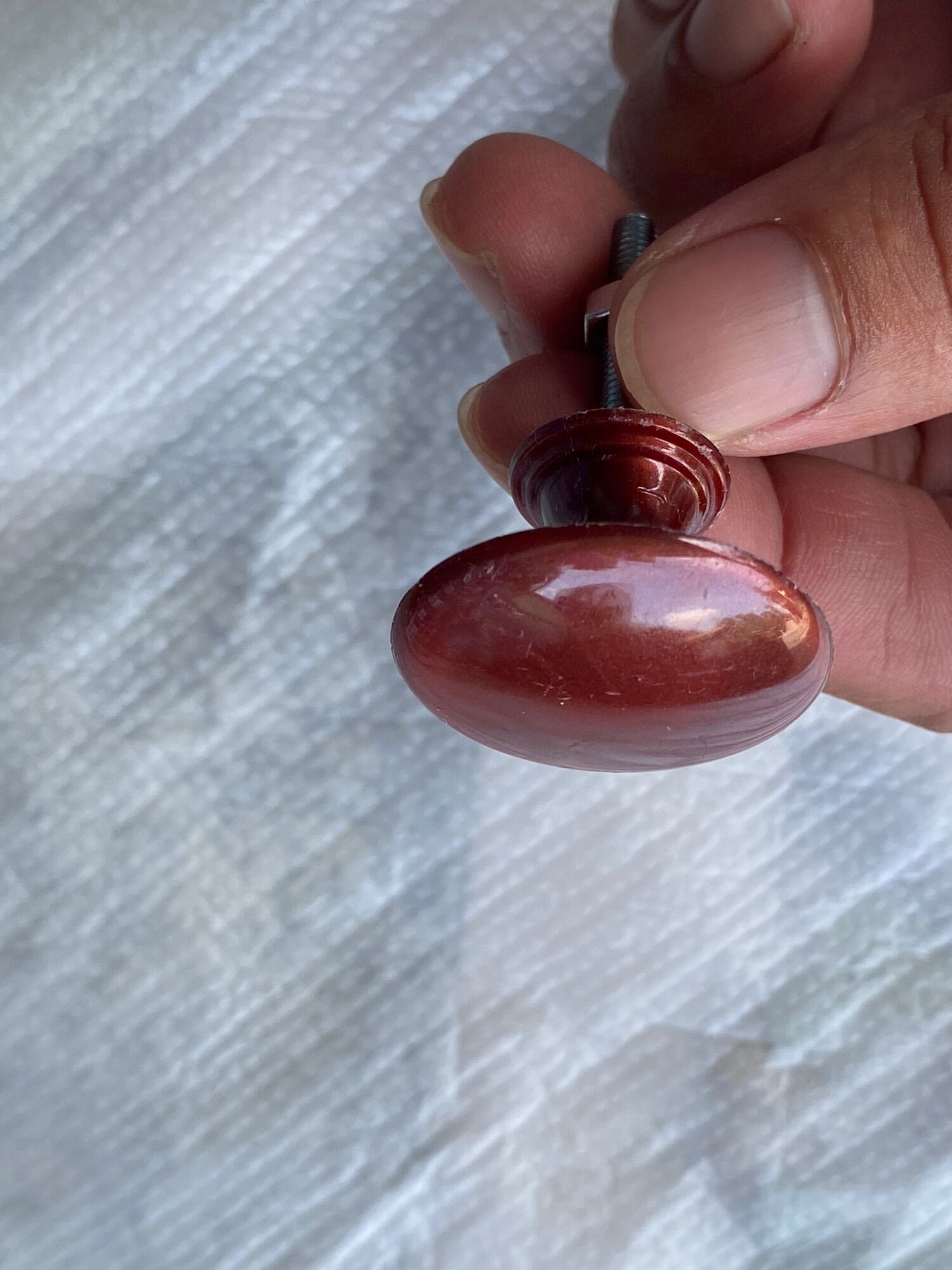 (2 cái) Núm tủ nhựa tròn giả gỗ kèm ốc
