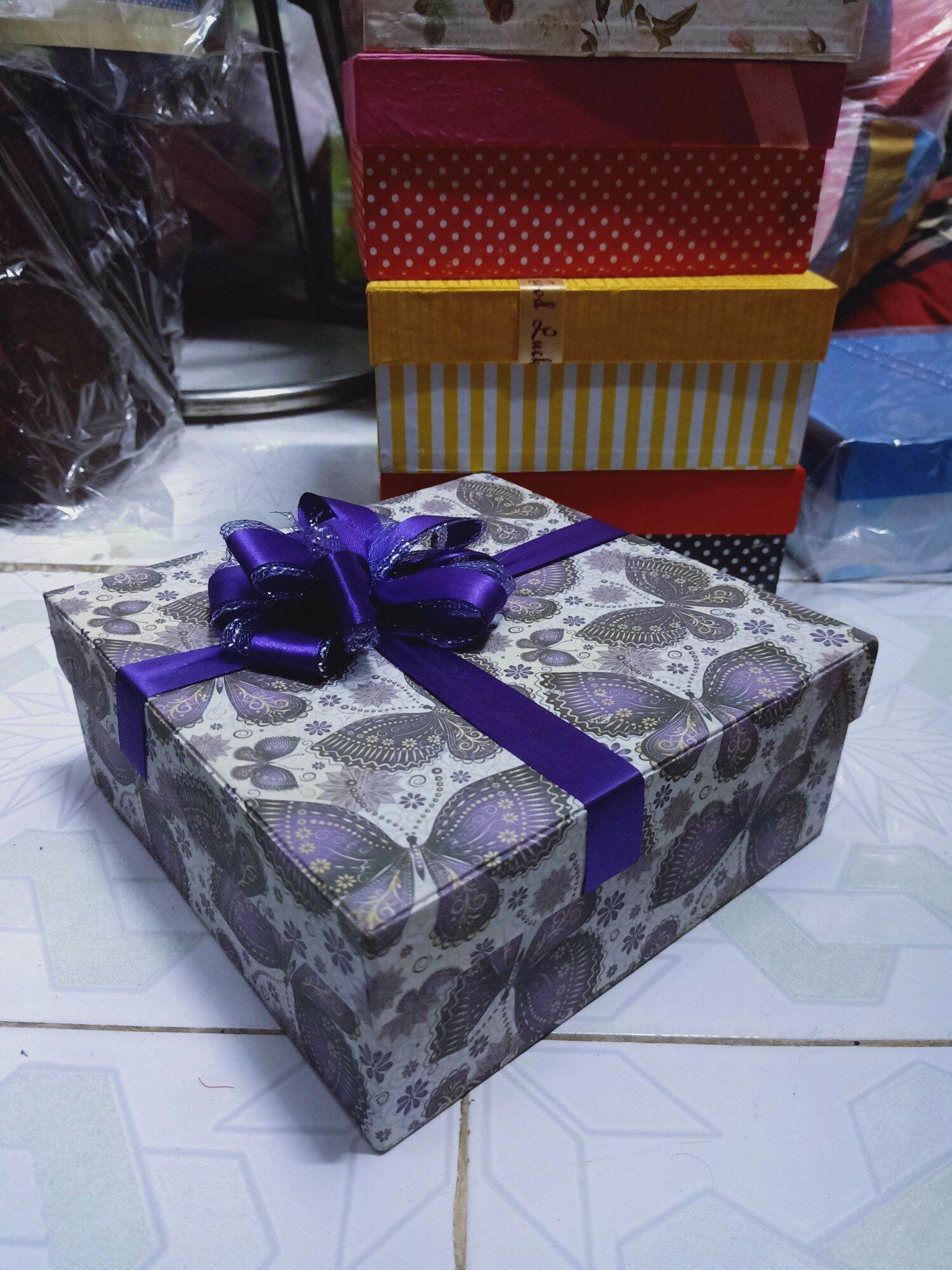 Hộp quà 23cm x cao 7cm ( Kèm hạt xốp)