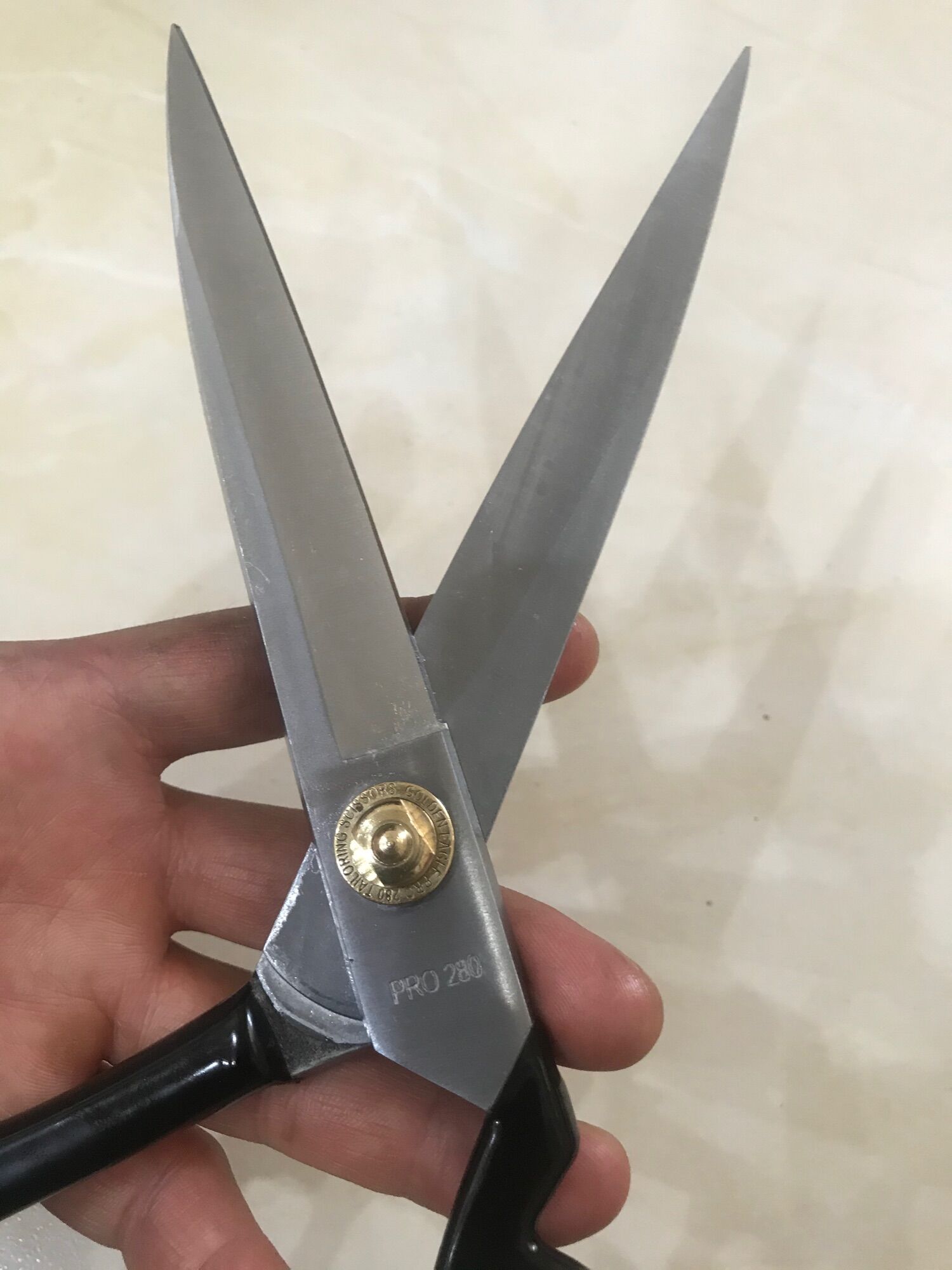 Kéo cắt vải con Ó Eagle 12inch