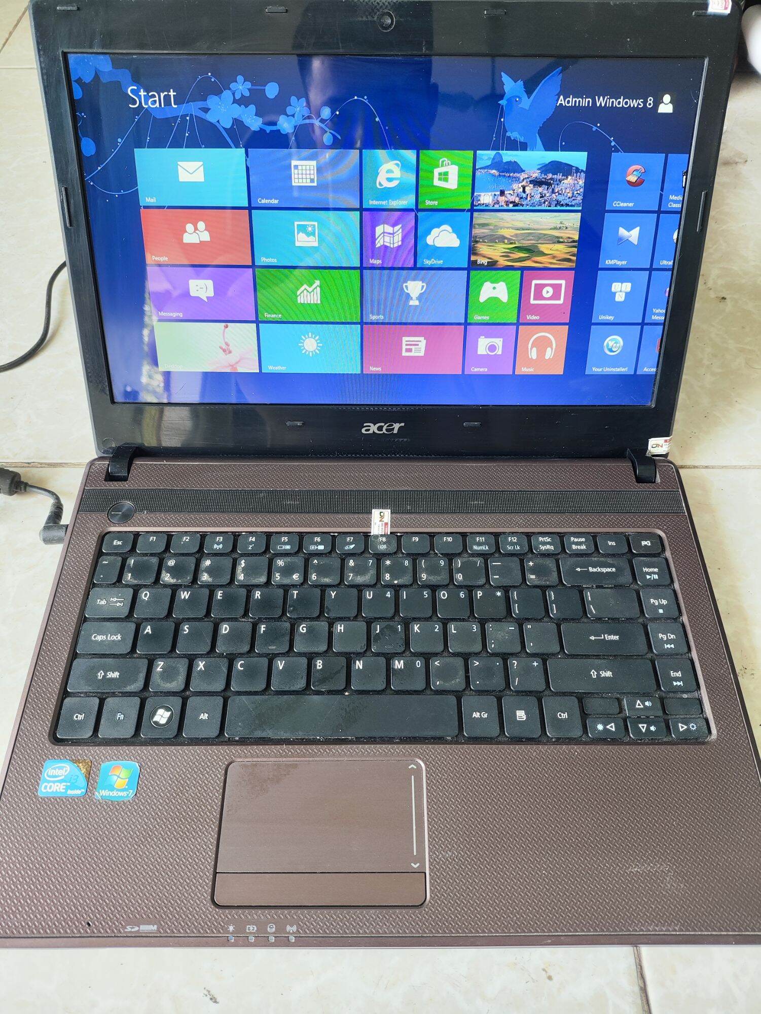 laptop i3 siêu đẹp
