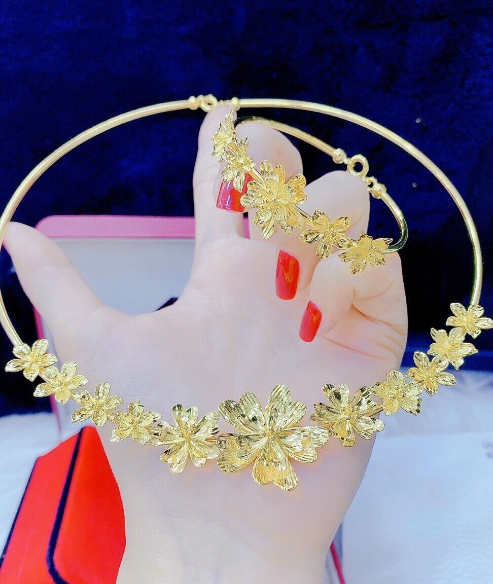 Bộ trang sức cưới cô dâu kiểu hoa mai gồm 1 kiềng cổ 1 vòng tay siêu đẹp
