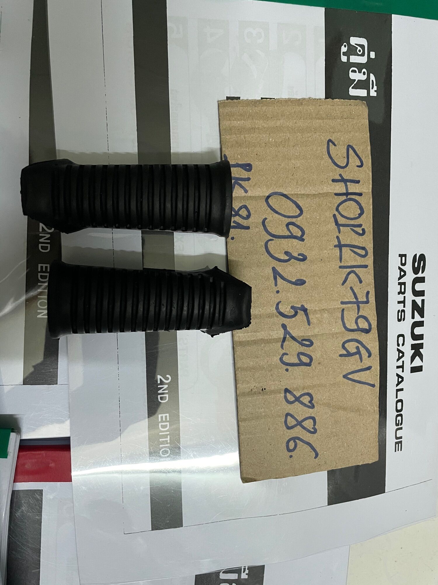 Cao su gác chân sau cho viva 110, royal 110 vs crystal 110