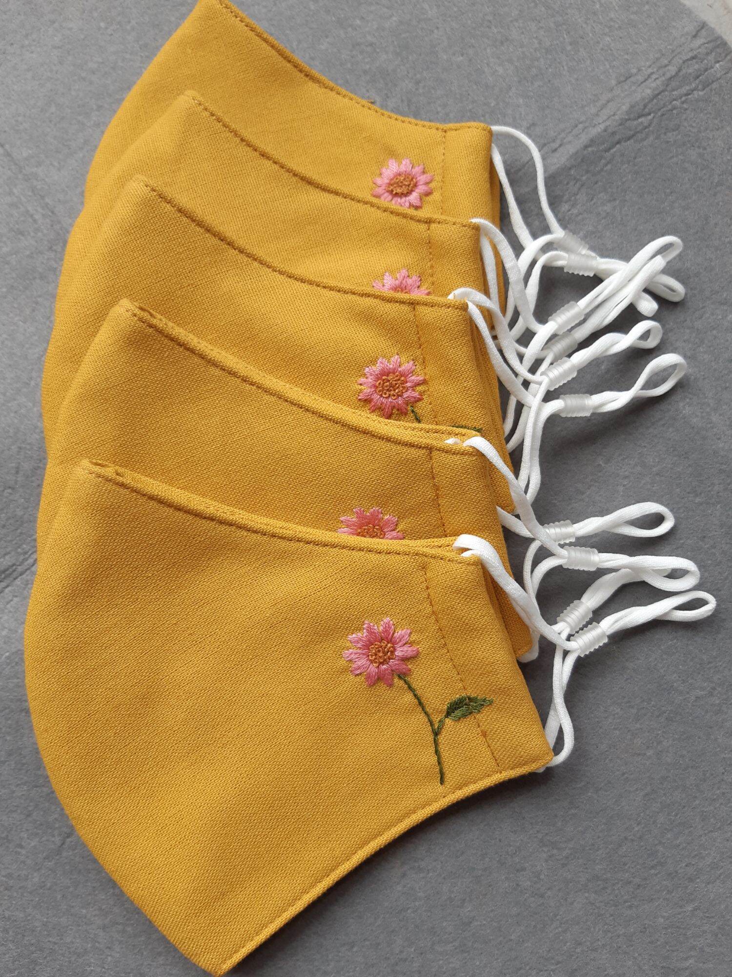 Khẩu trang thêu tay vải linen