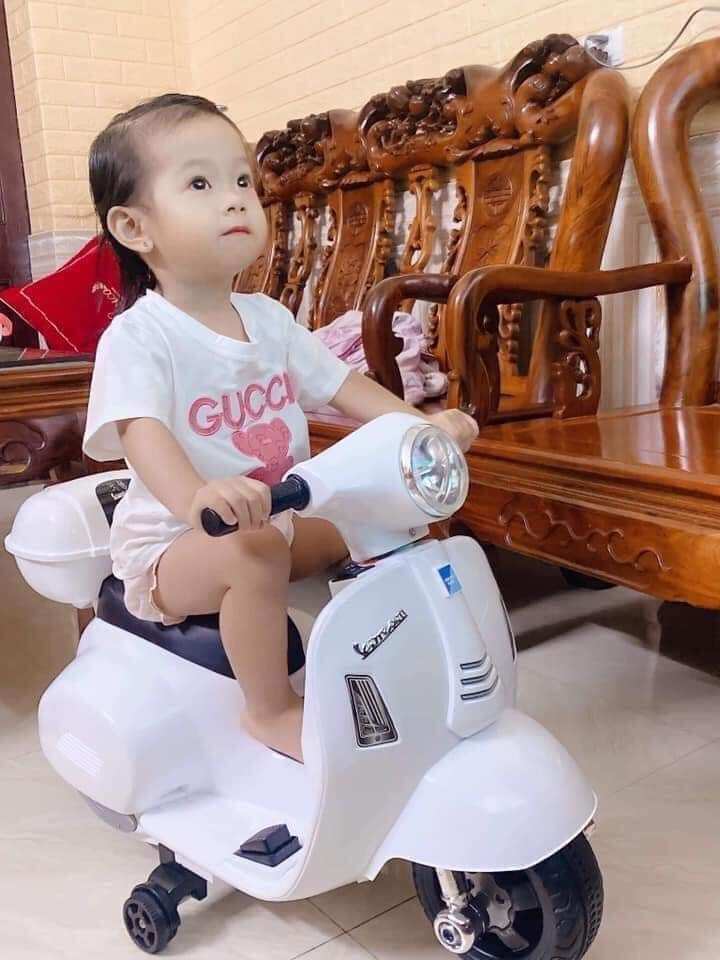 Xe máy điện vespa