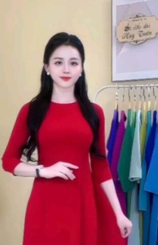 Áo dài lụa mỹ trơn cổ tròn tay lỡ