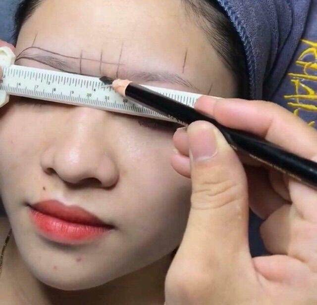 Thước F Thước Mỏ Vịt Phun Xăm