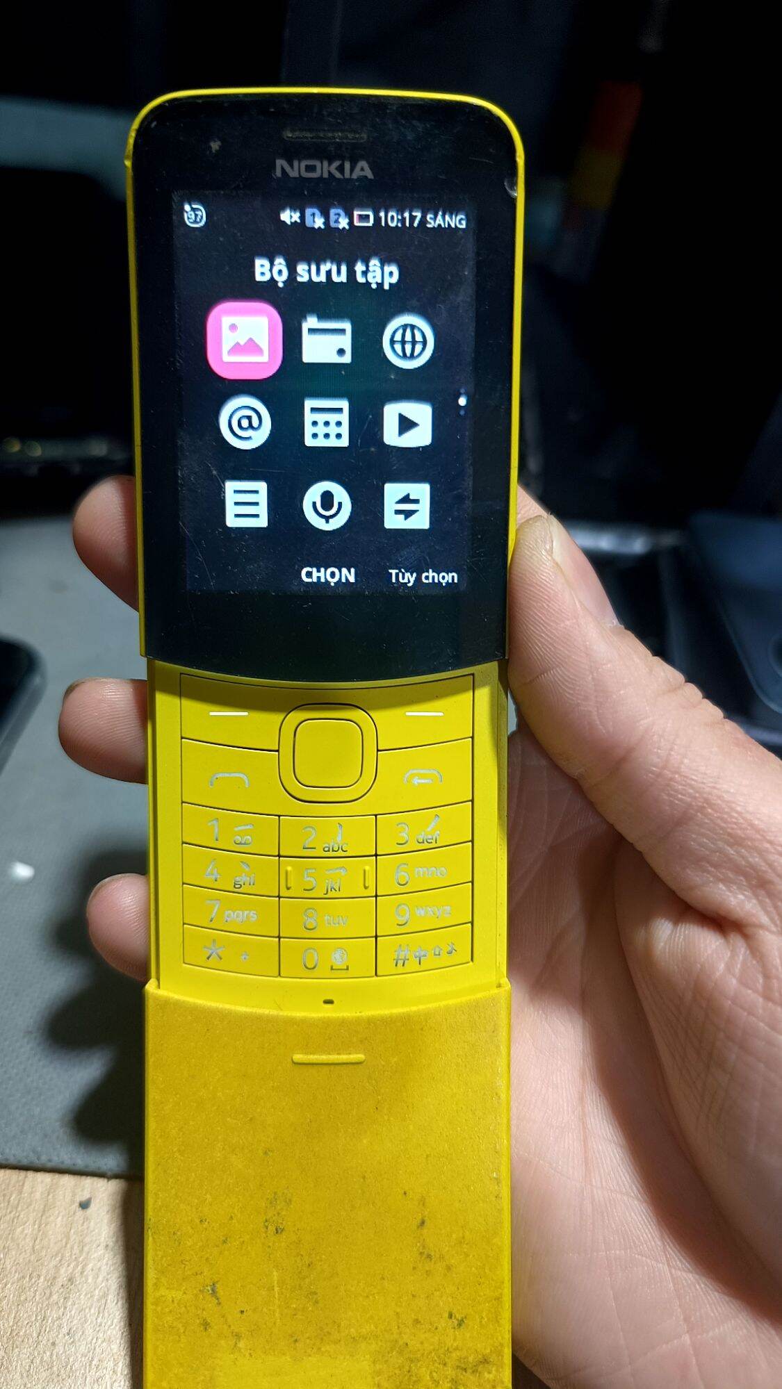 Cụm Nokia Quả chuối 8110 4G zin còn dùng vỏ Trầy