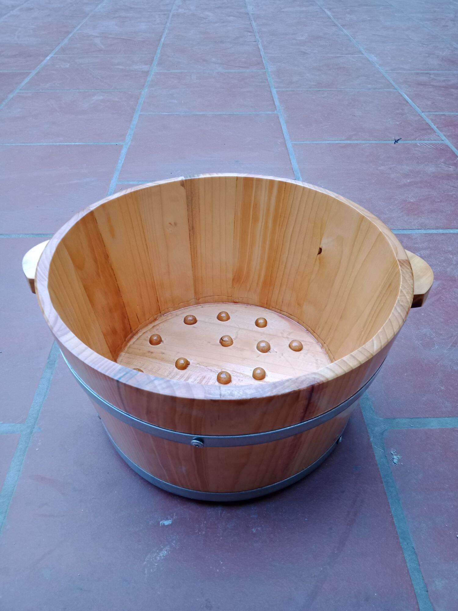 chậu ngâm chân gỗ thông, thùng ngâm chân có hạt massage