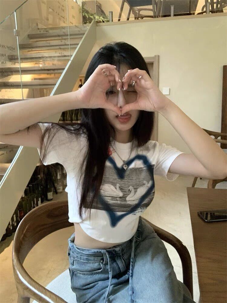 Áo croptop trái tim với 2 chú vịt BG