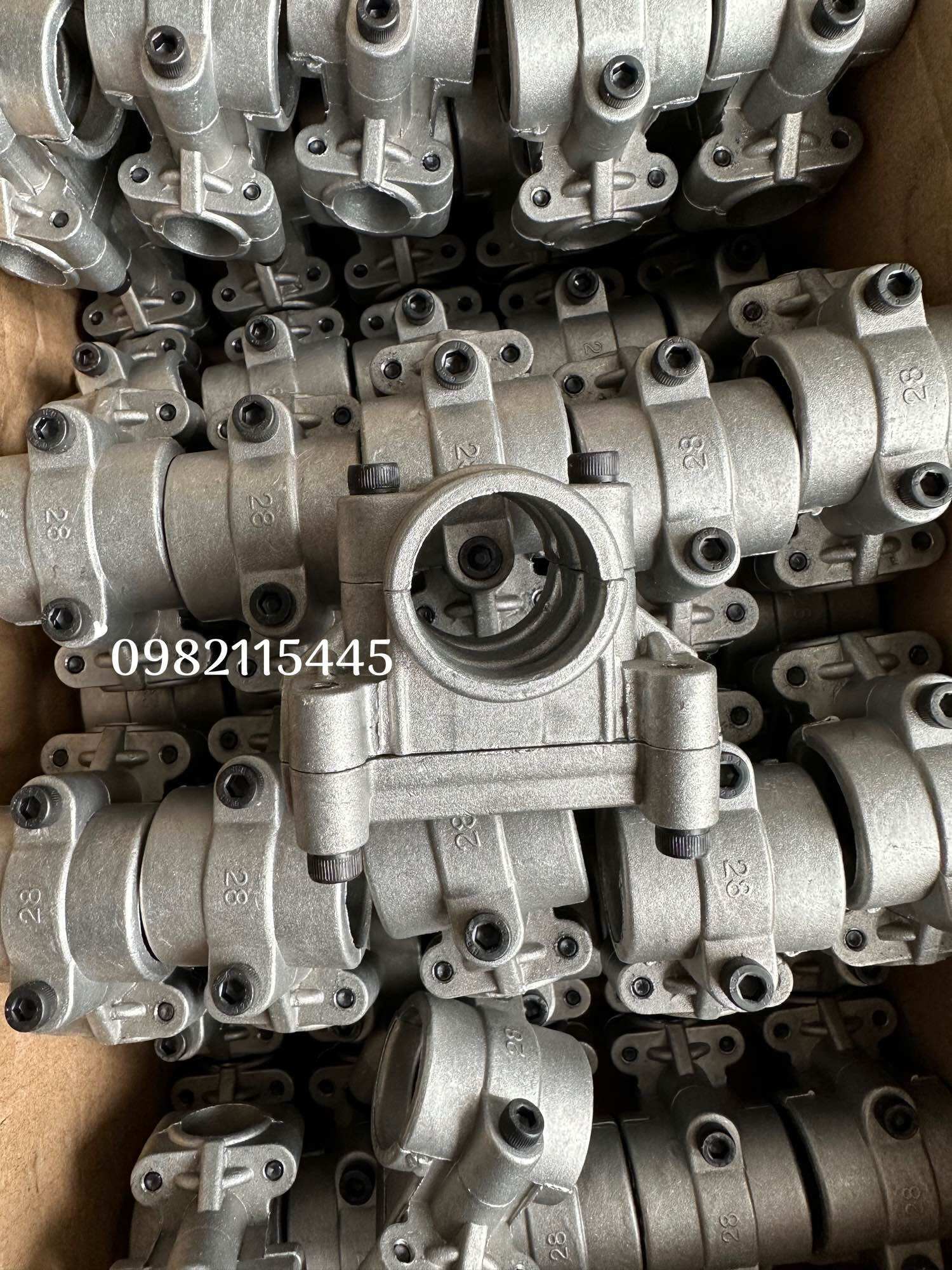 Khớp nối ống cần máy cắt cỏ, cùm tay lái 24 - 26 -28