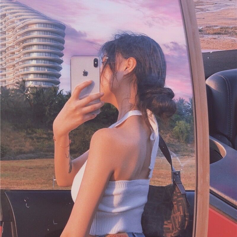 Áo croptop hở lưng cột dây cổ i8