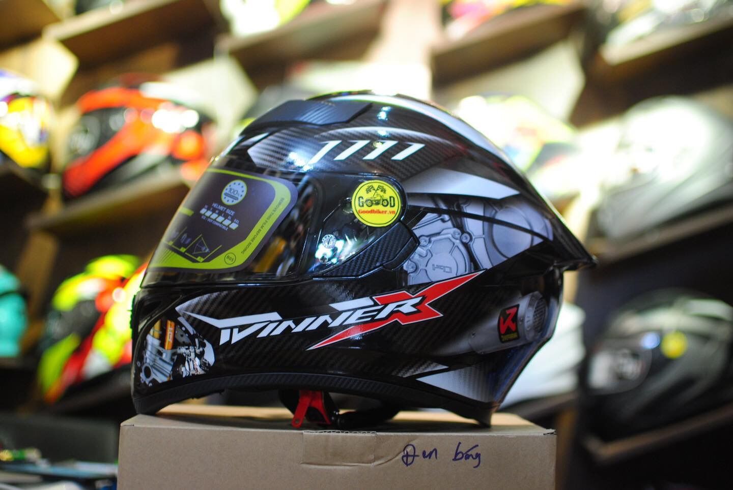 Mũ Bảo hiểm fullface Royal M138 tem Winner X