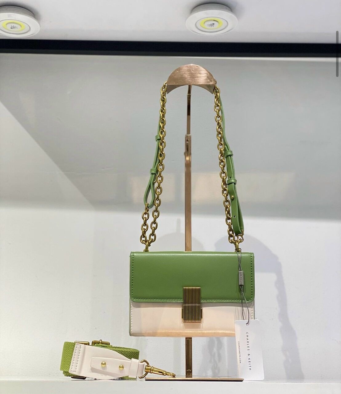Clutch Charles & Keith Metallic Push Lock