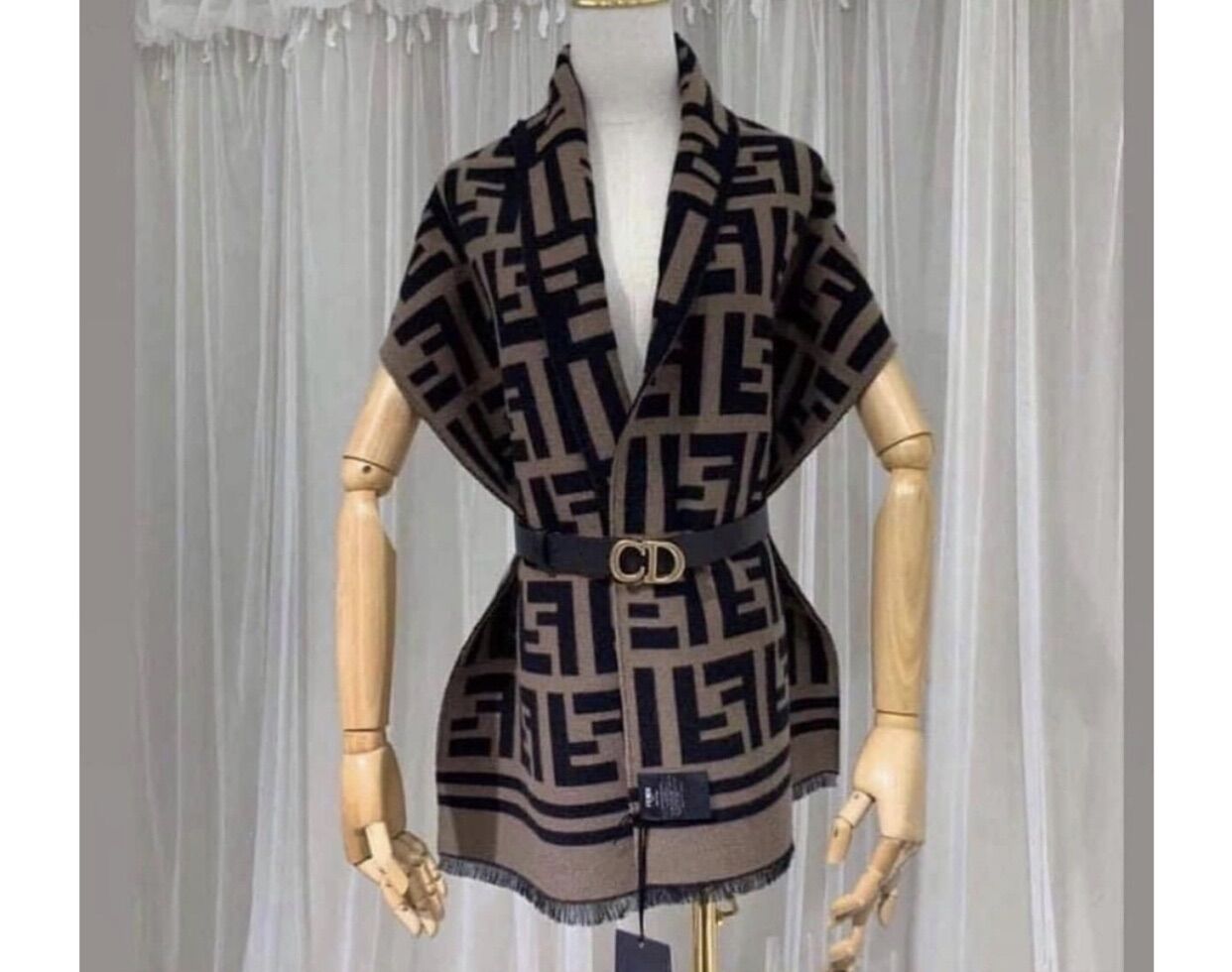 Khăn dạ Fendi