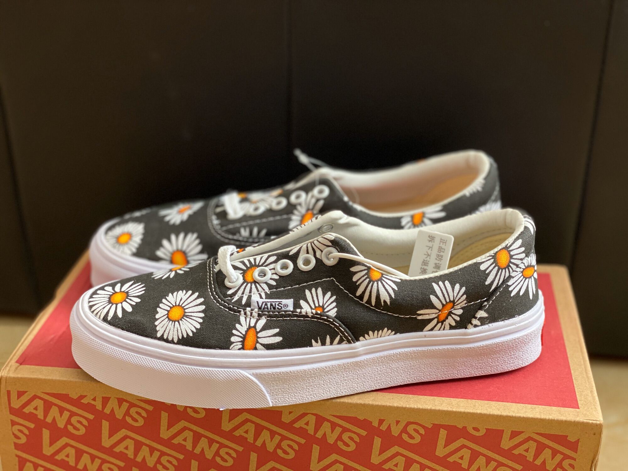 Vans era 2024 hoa cúc