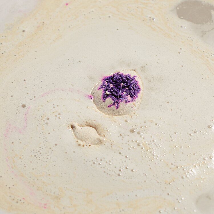 Bom tắm LUSH - Sleepy Bear bath bomb