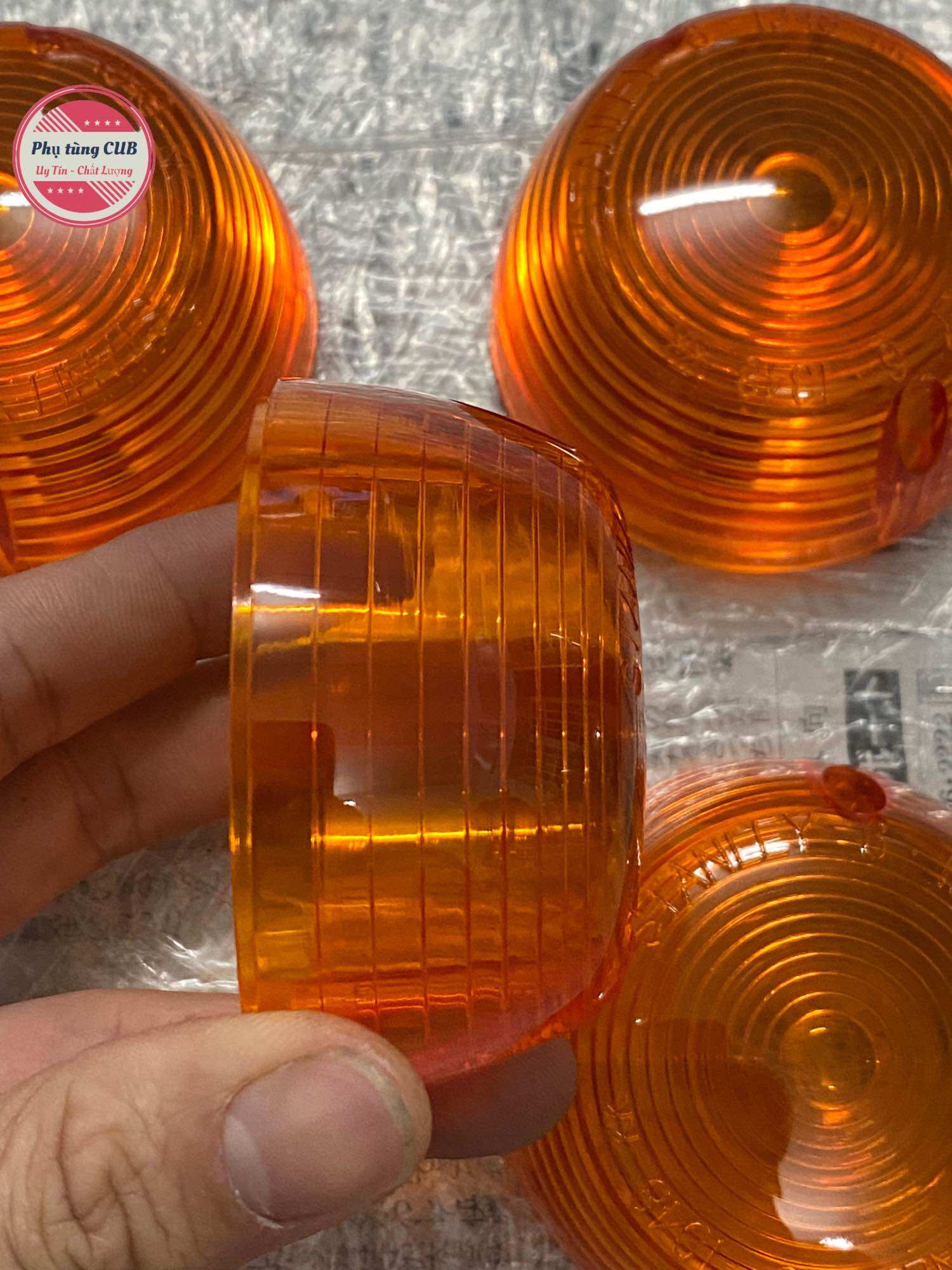 Chụp xi nhan cub 78 hàng Thái ( giá 1 chụp )