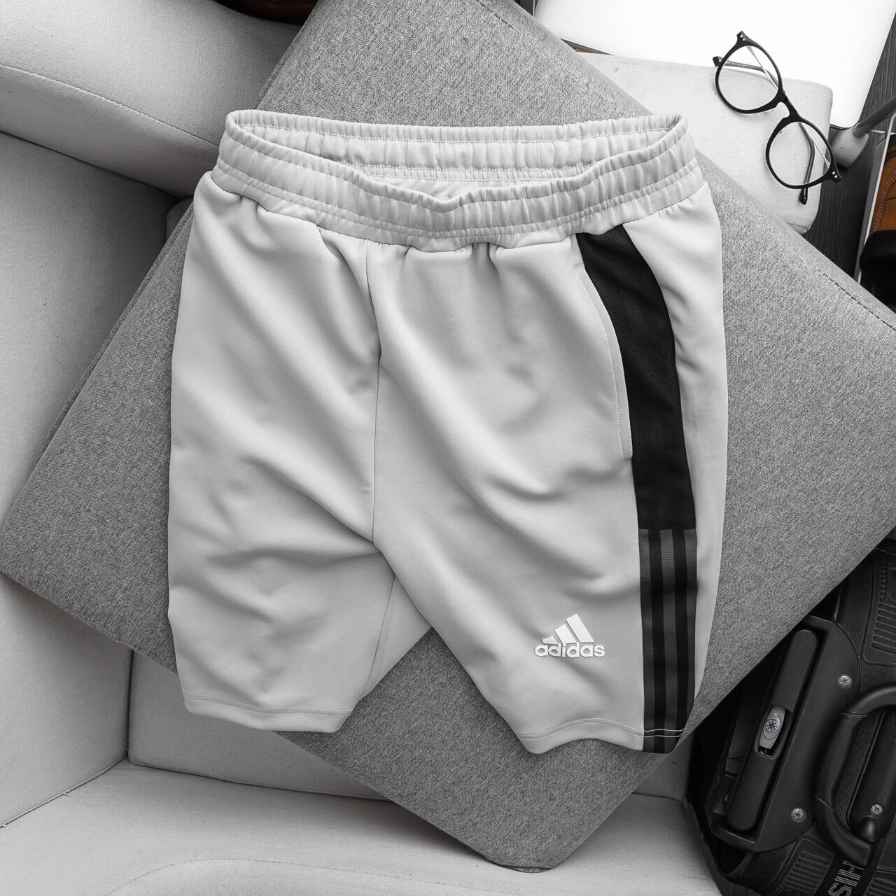 Quần SHORT Adidass phản quang mới onweb dư xịn