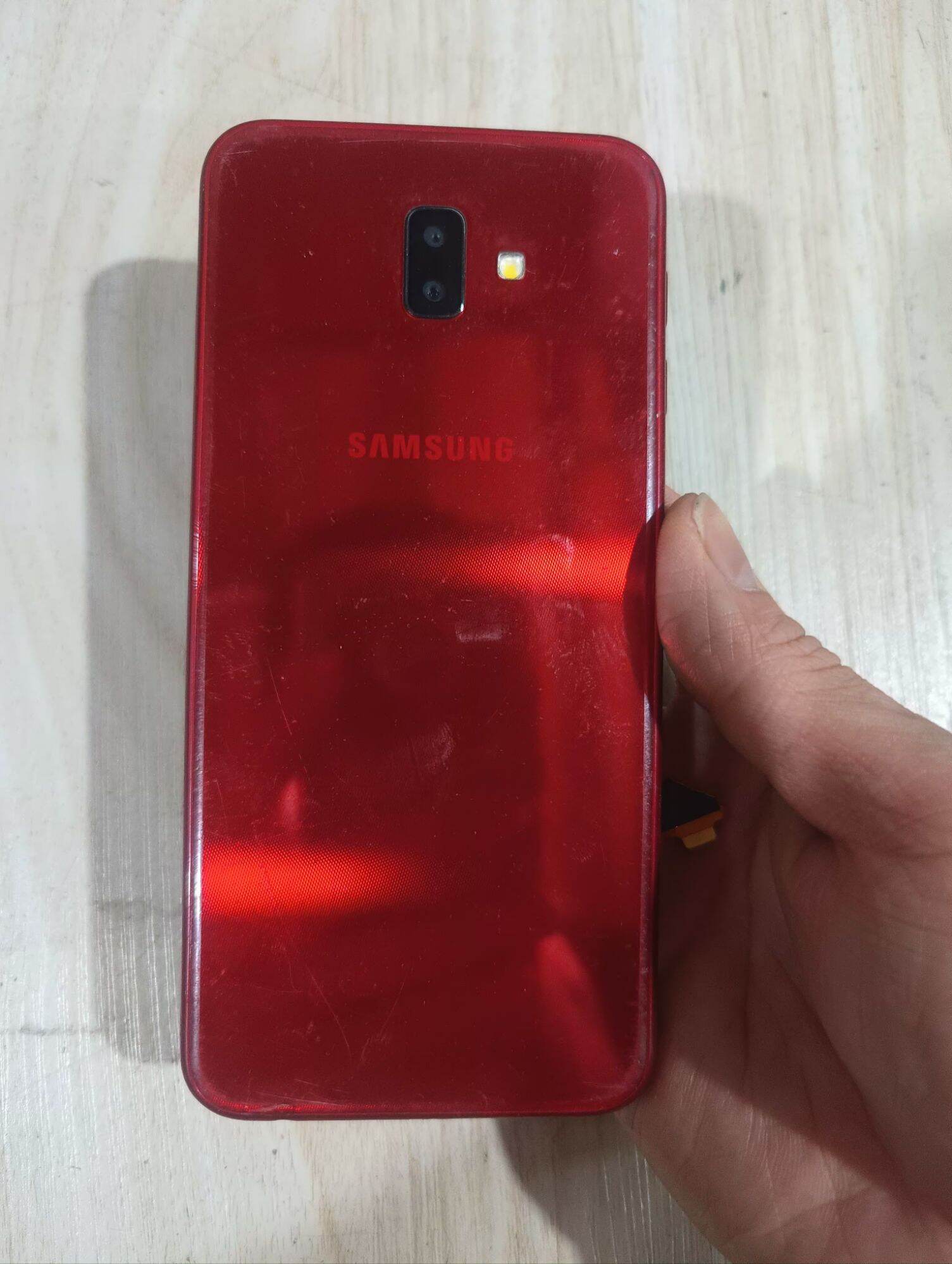 Cụm Xác samsung J6 plus Bản 32GB Sống full hư màn hình