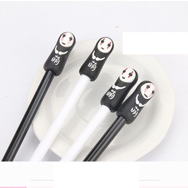 2 cây bút bi hình vô diện
