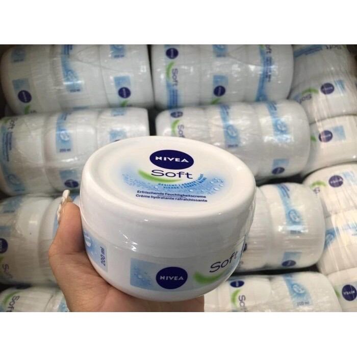 Kem dưỡng da Nivea Soft 200ml của Nga