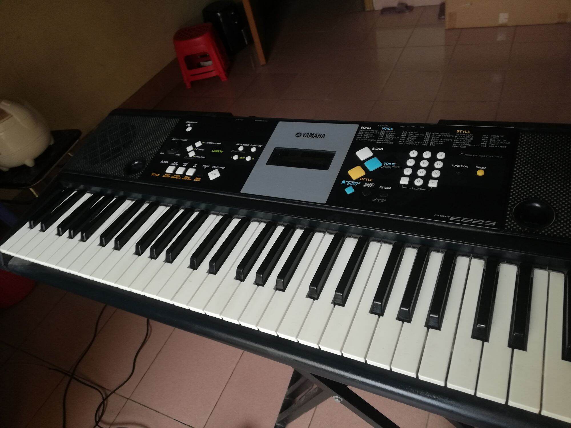 Đàn organ Yamaha PSR e223