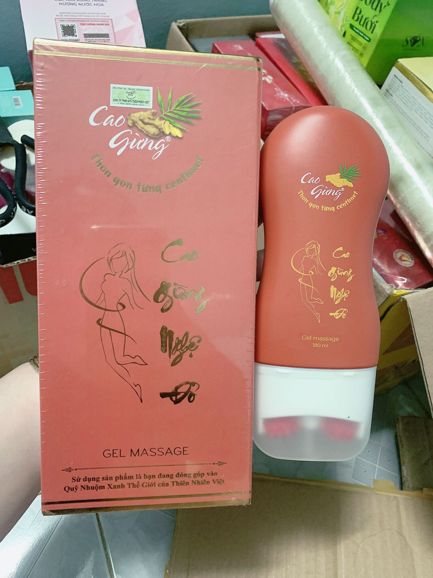 Cao gừng nghệ đỏ cát tường mẫu mới dạng thanh lăn