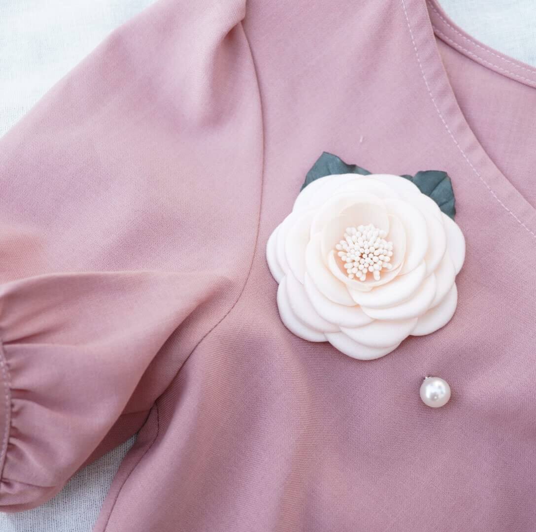 Hoa cài áo handmade bông hoa hồng gấm cao cấp