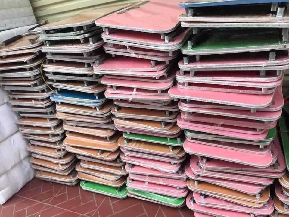 BÀN HỌC GỖ GẤP GỌN CÓ KHE  IPAD