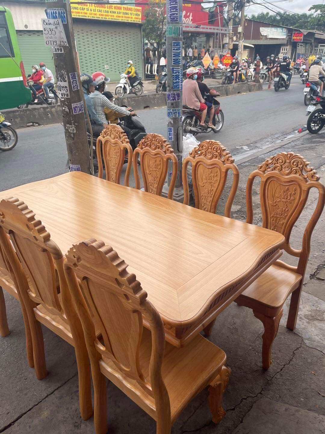 Bộ bàn ăn 8 ghế gỗ gõ đỏ mẫu mới siêu đẹp