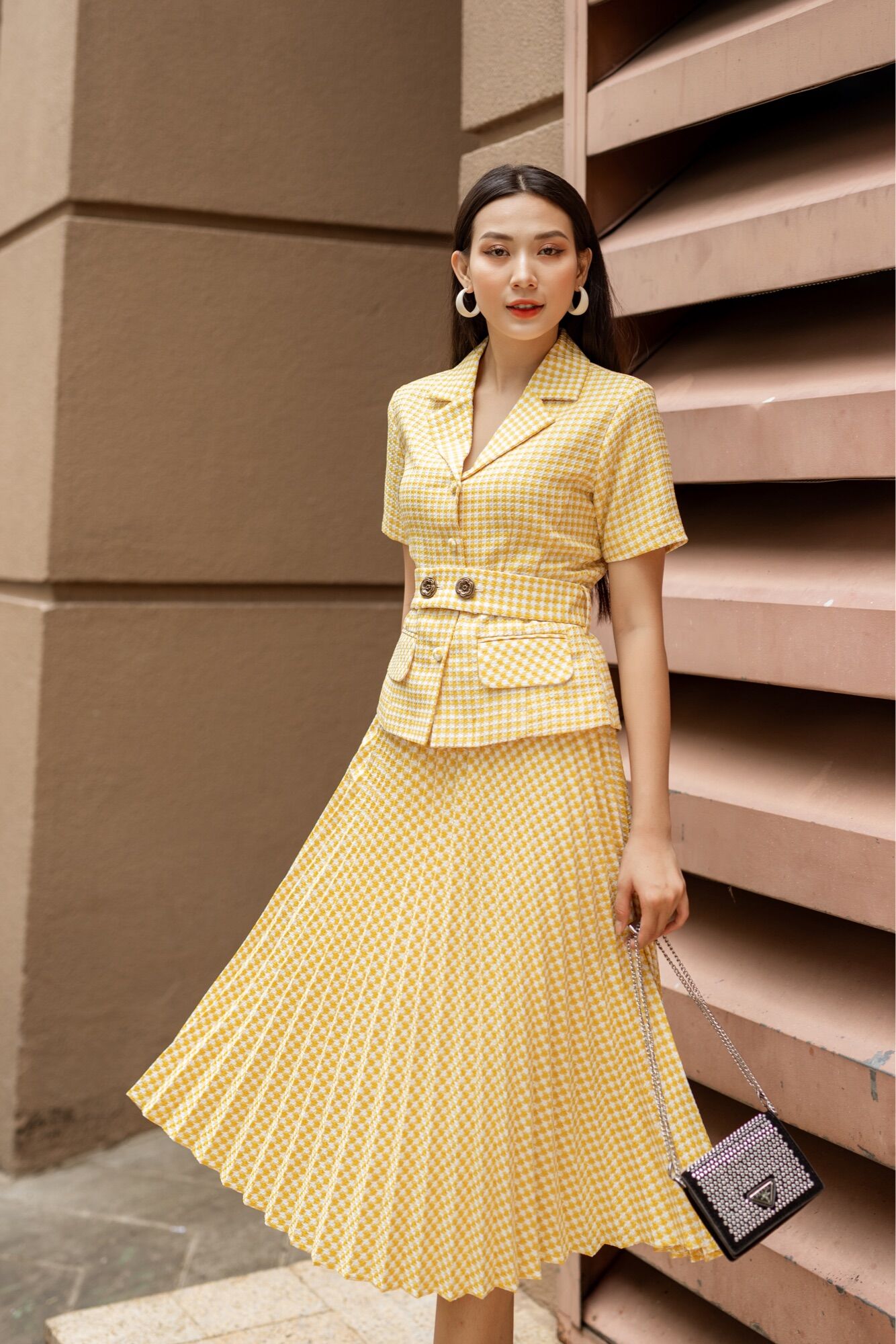 Clothesrack Nelly Skirt/ chân váy dập ly caro vàng