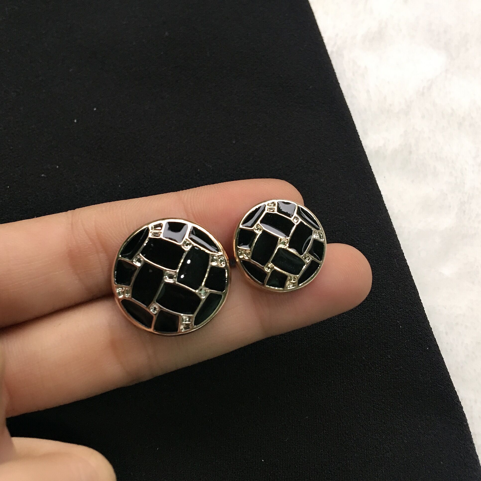 (N022) set 5 NÚT NHỰA 2 size 2 màu