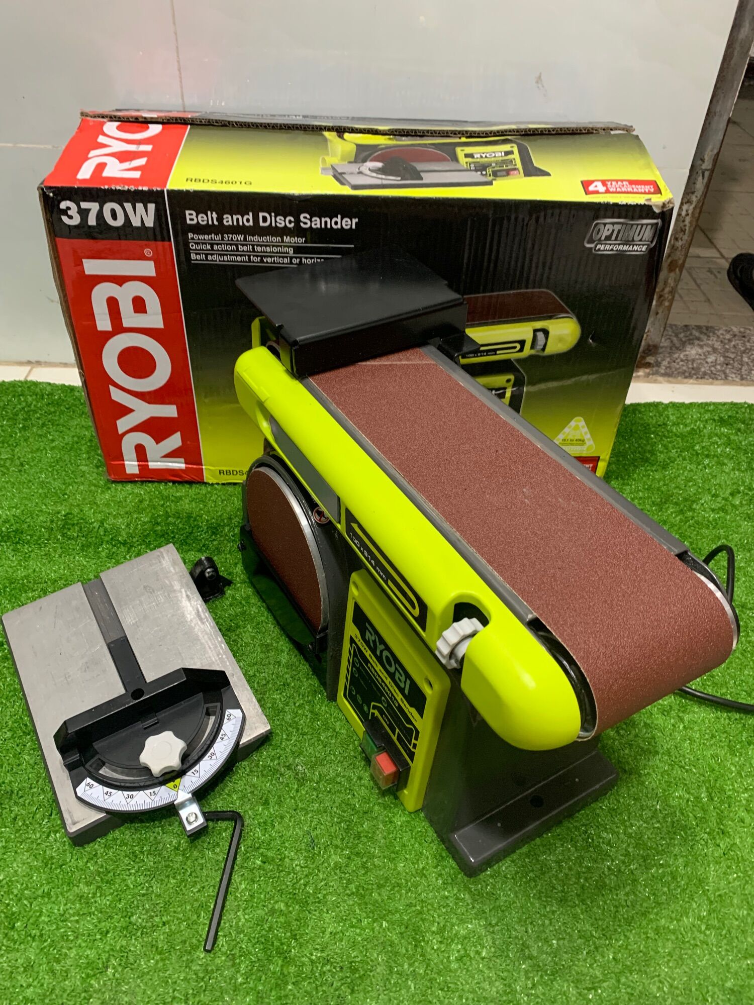 Máy Chà Nhám Băng Ryobi