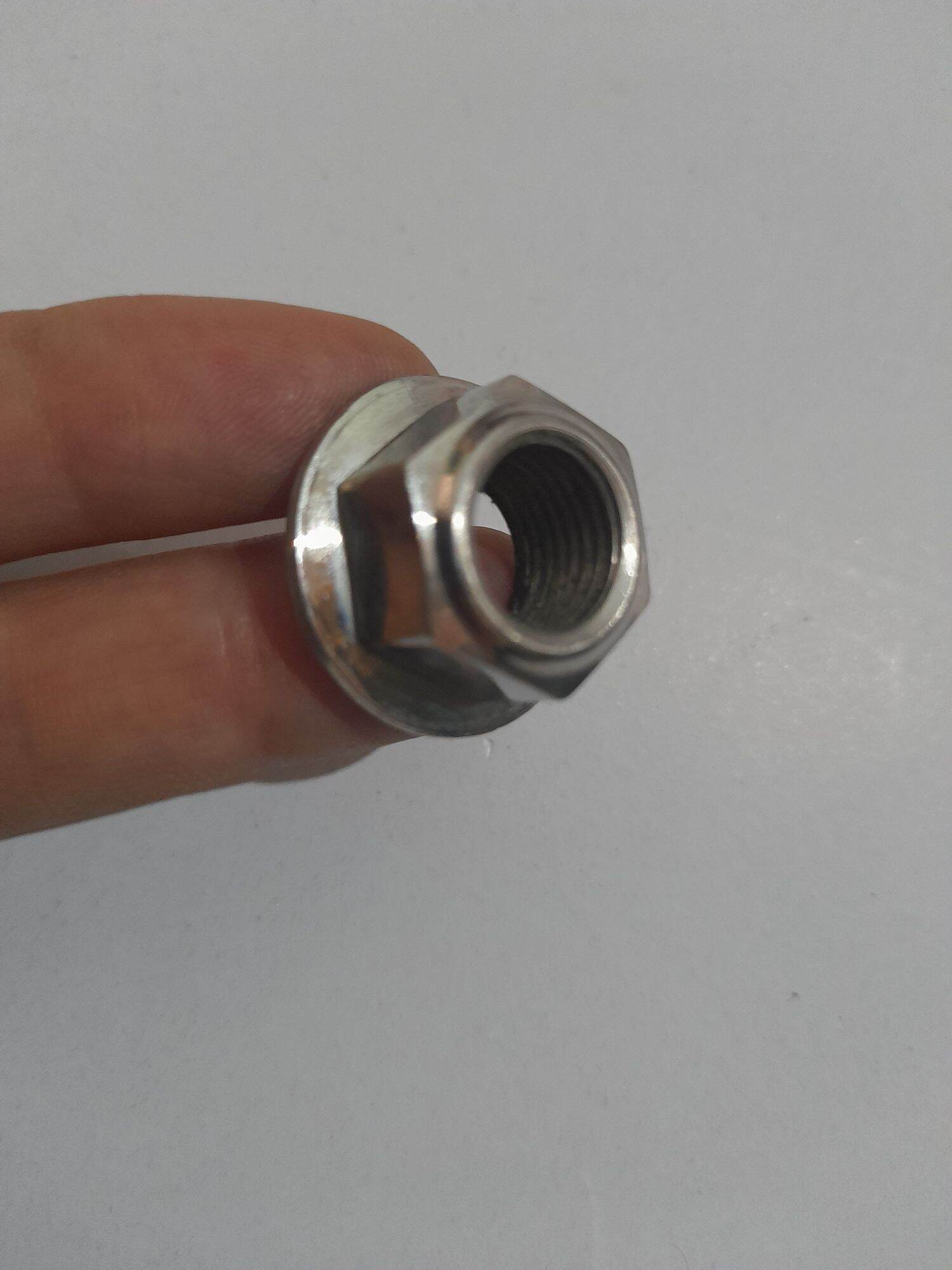Óc inox gắn cho nhiều loại xe máy.