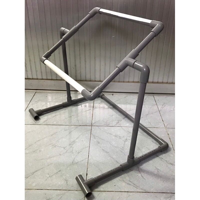 Khung thêu tranh chữ thập ngồi bệt size nhỏ
