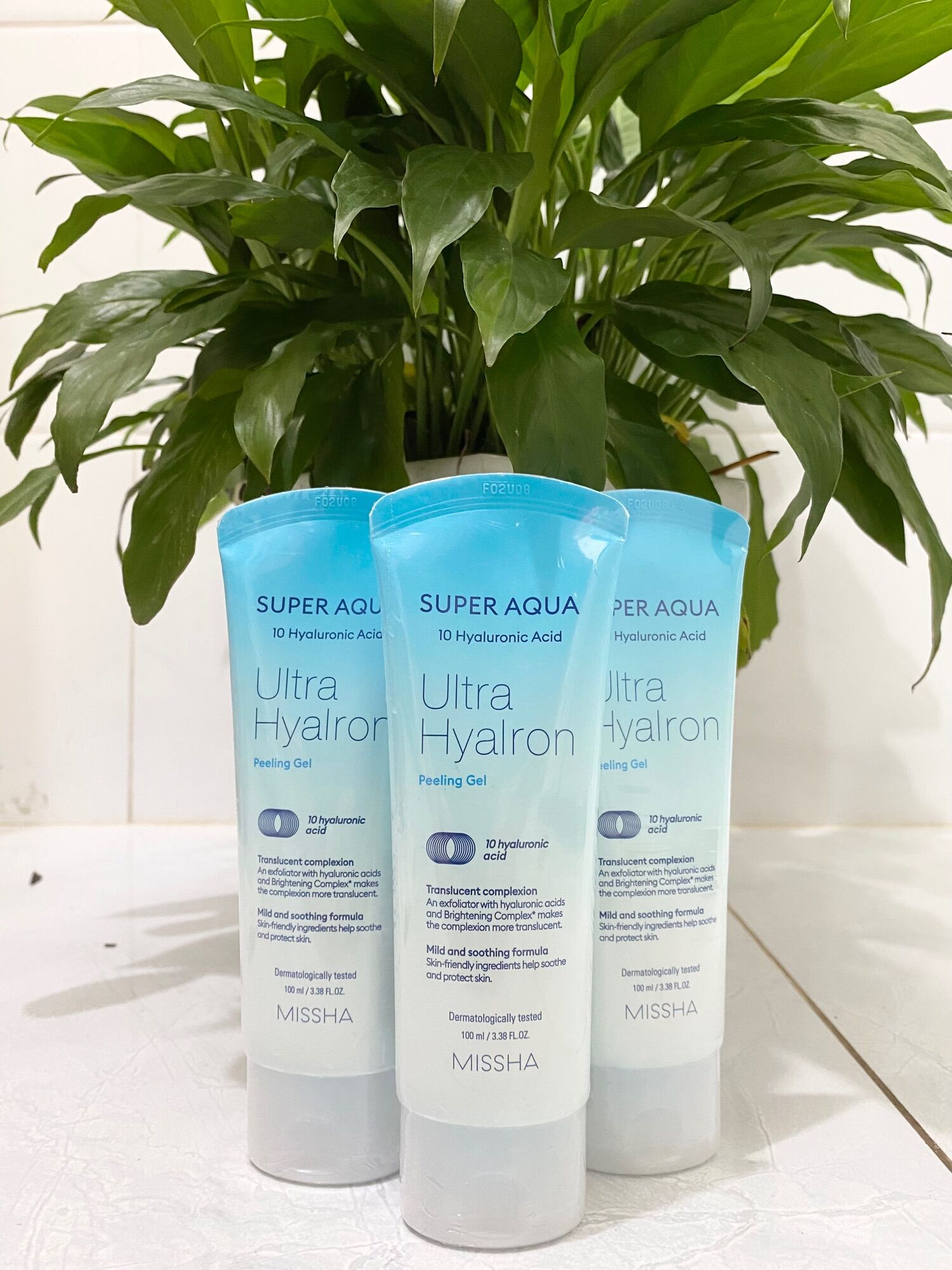 Tẩy Da Chết Missha Super Aqua Ultra Hyalron Peeling Gel