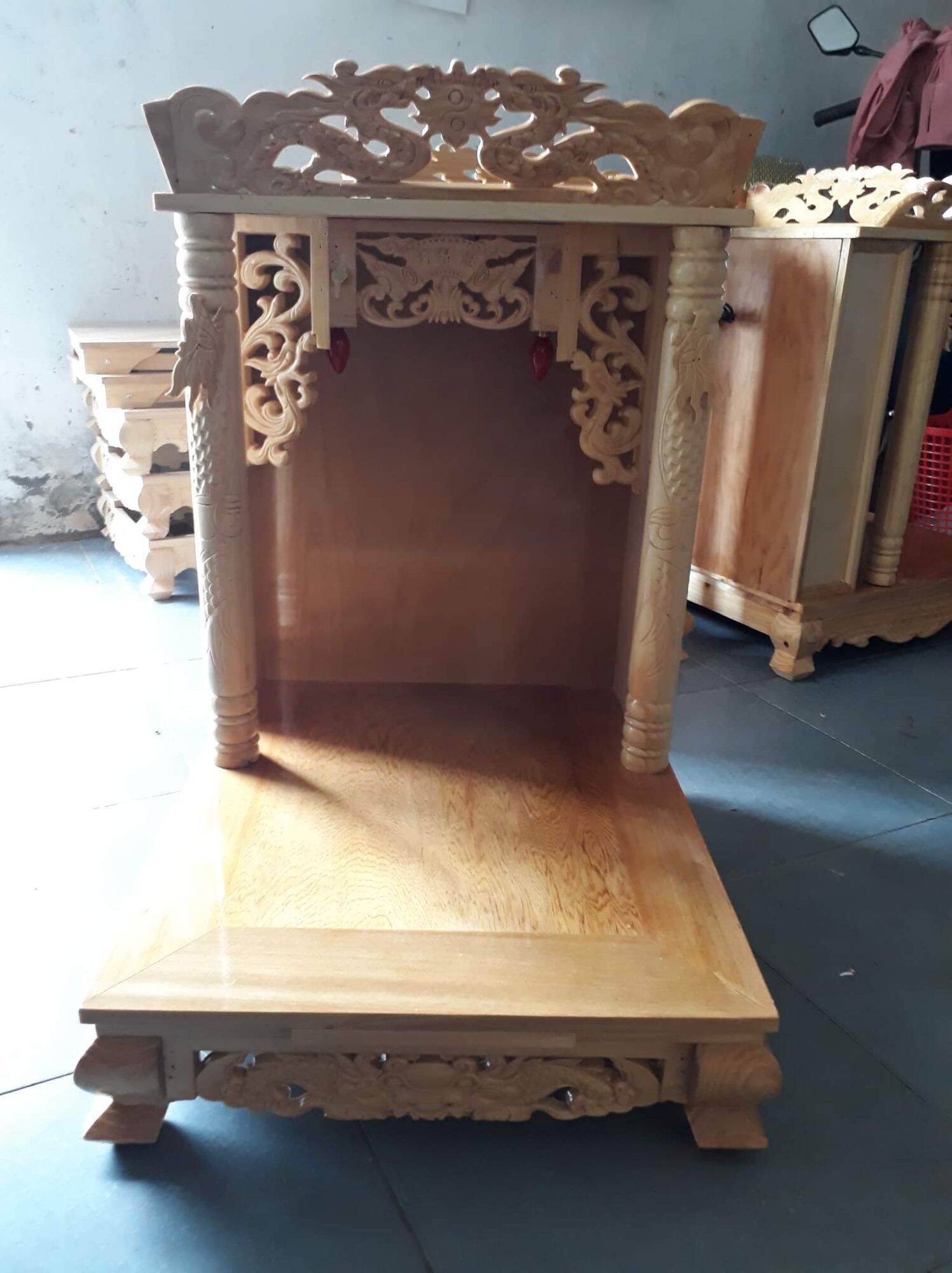 Bàn thờ ông thần tài ông địa bằng gỗ xoan đào