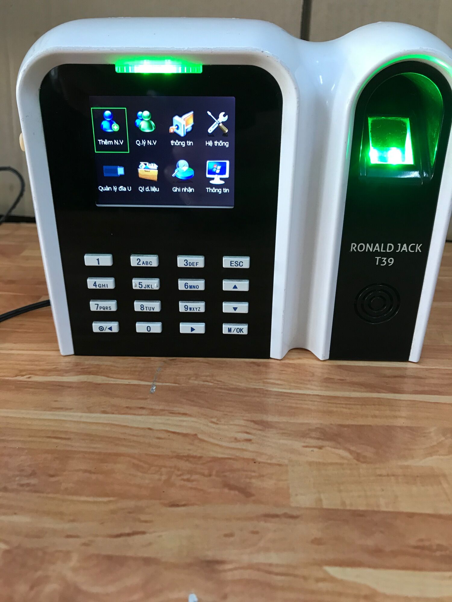 Máy chấm công RONAL JACK
