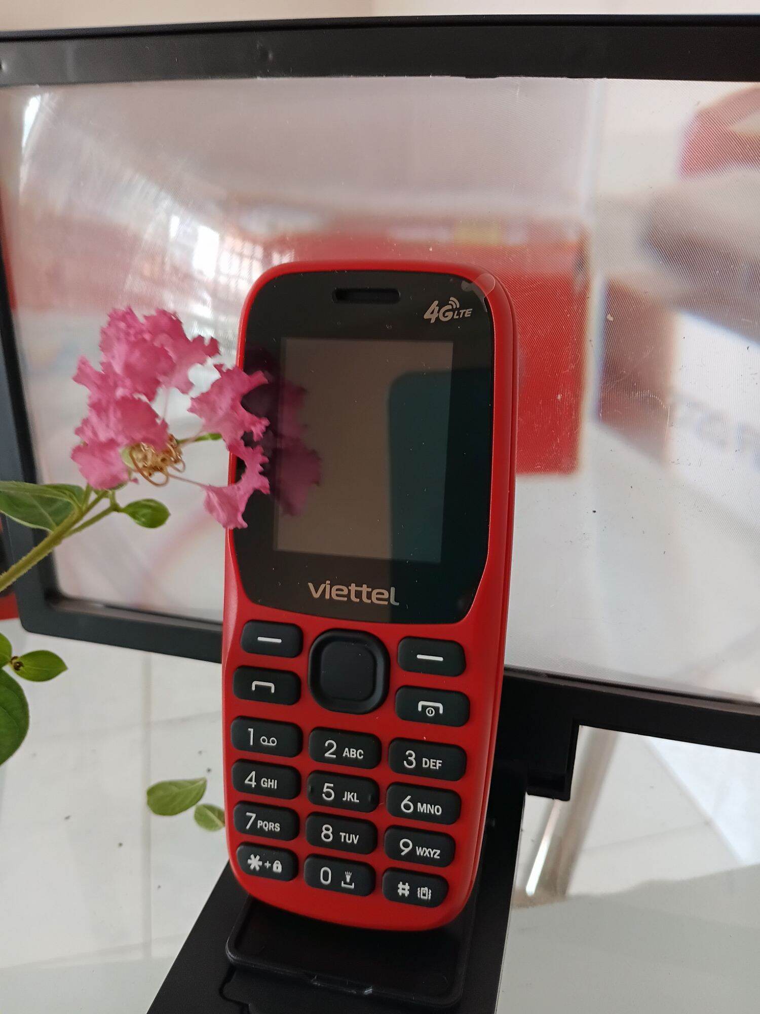 Đt 8210(2sim) 4G mới nguyên hộp