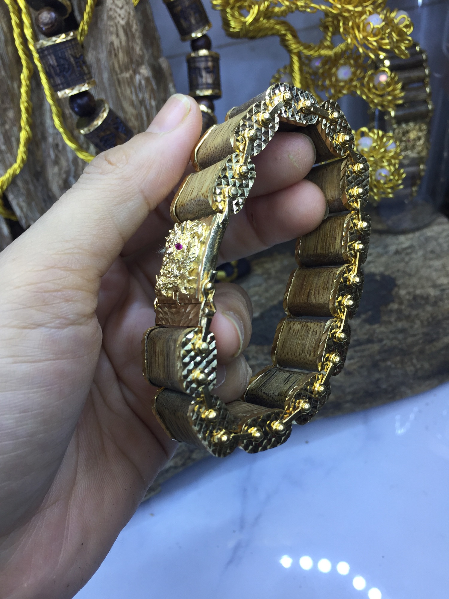 Lách tay trầm tốc tự nhiên