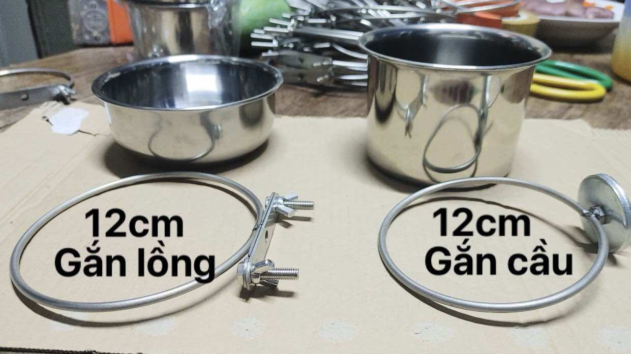 1 bộ cóng inox 304 gắn lồng và cầu đậu cho chim vẹt , chó mèo , chồn...