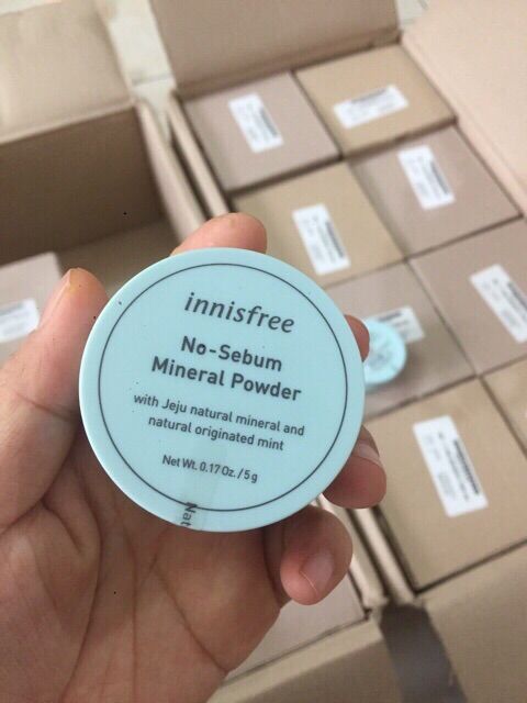 Phấn Phủ Innisfree kiềm Nhờn