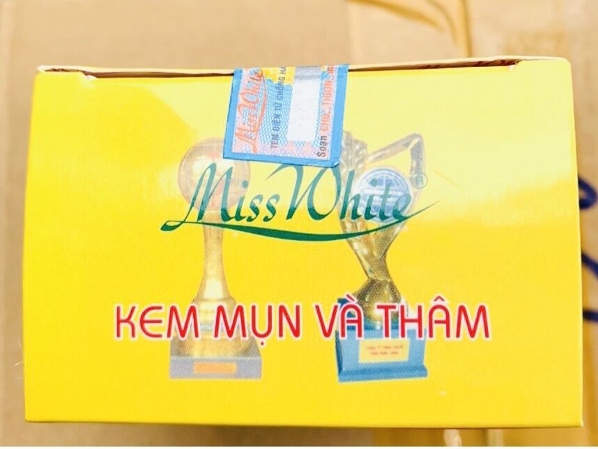 KEM MỤN CHỐNG THÂM