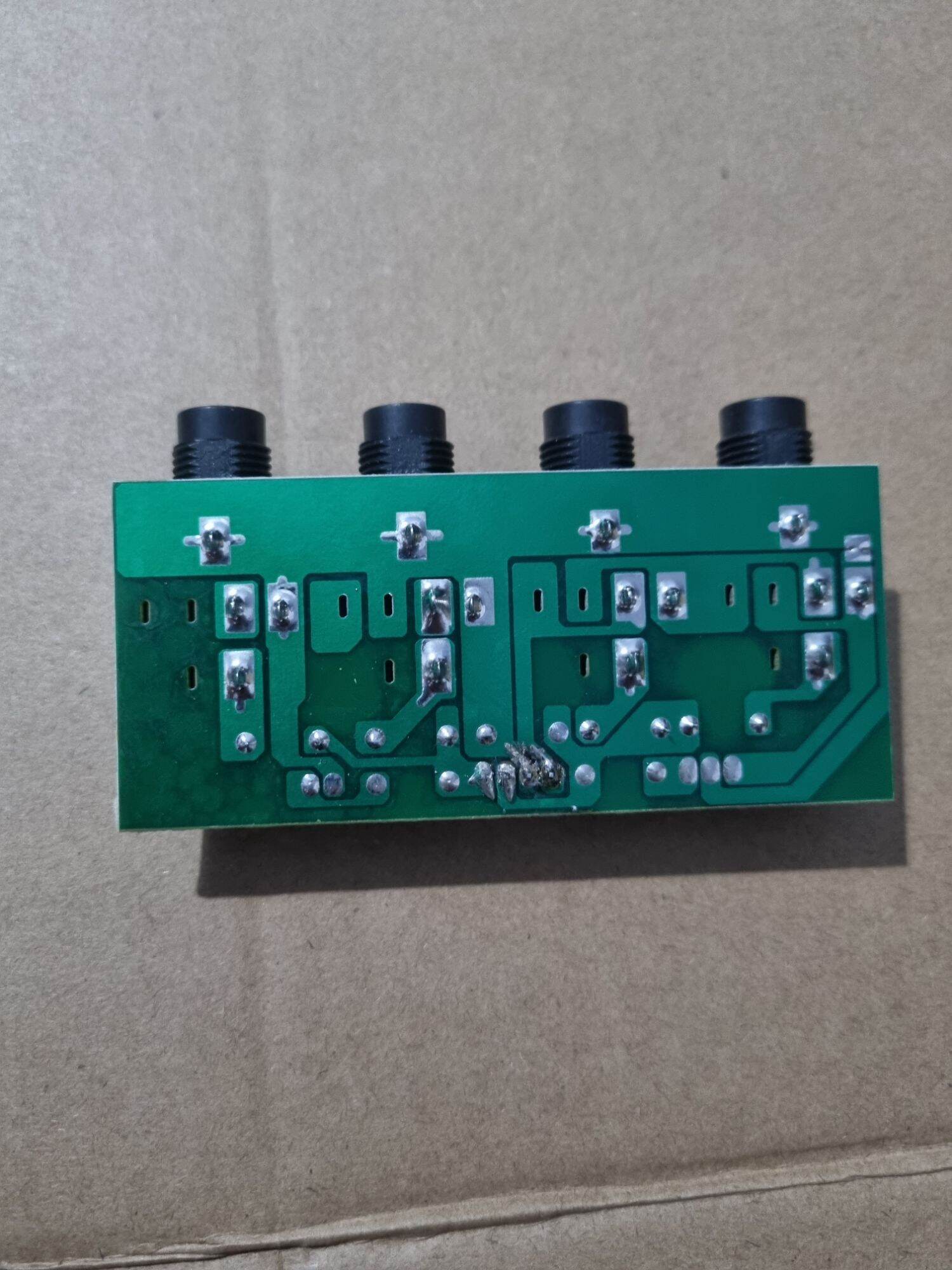 Mạch  bo cắm  cổng micro  dây, cổng  gitacho bo kéo