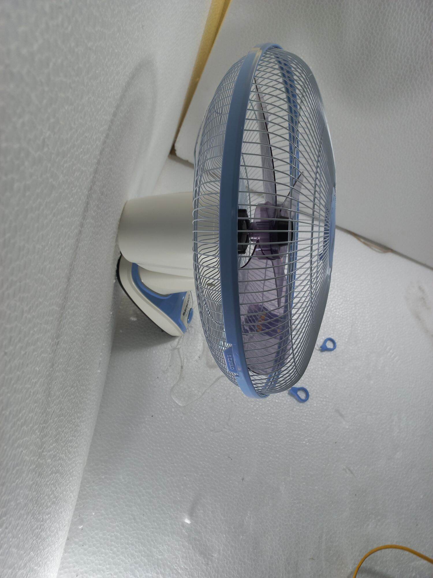 Quạt treo tường Senko TC1626